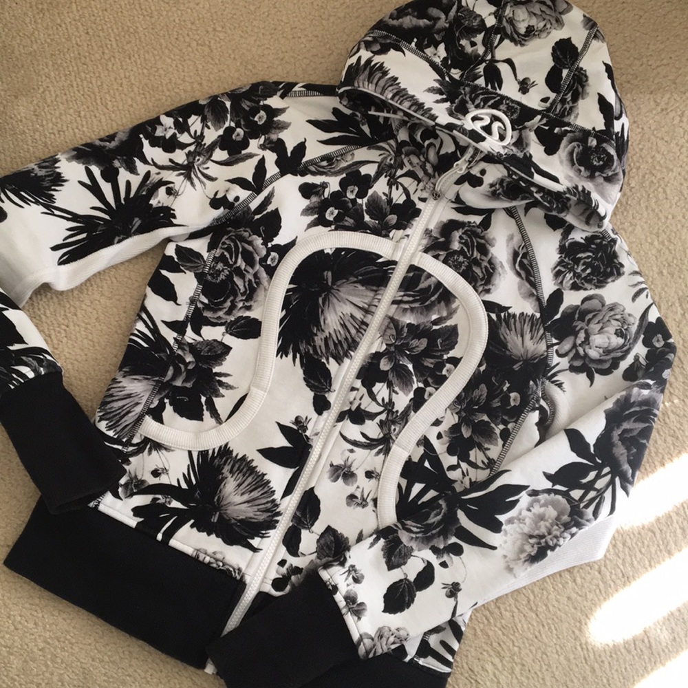 lululemon athletica Black & White Floral Hoodie Jacket - Picture 4 of 8